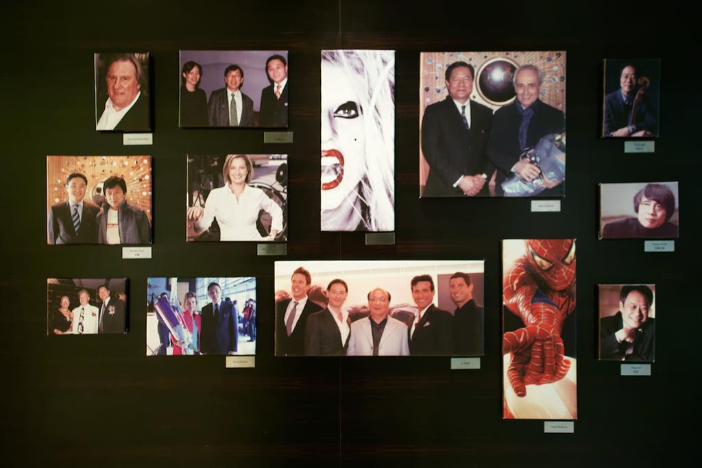 The Landis Taichung Hotel Kültér fotó Photographs of the 2008–09 season