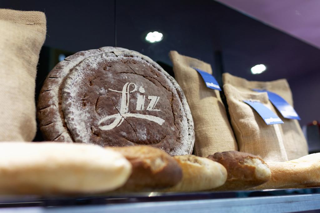 The Landis Taichung Hotel Kültér fotó Friz bread