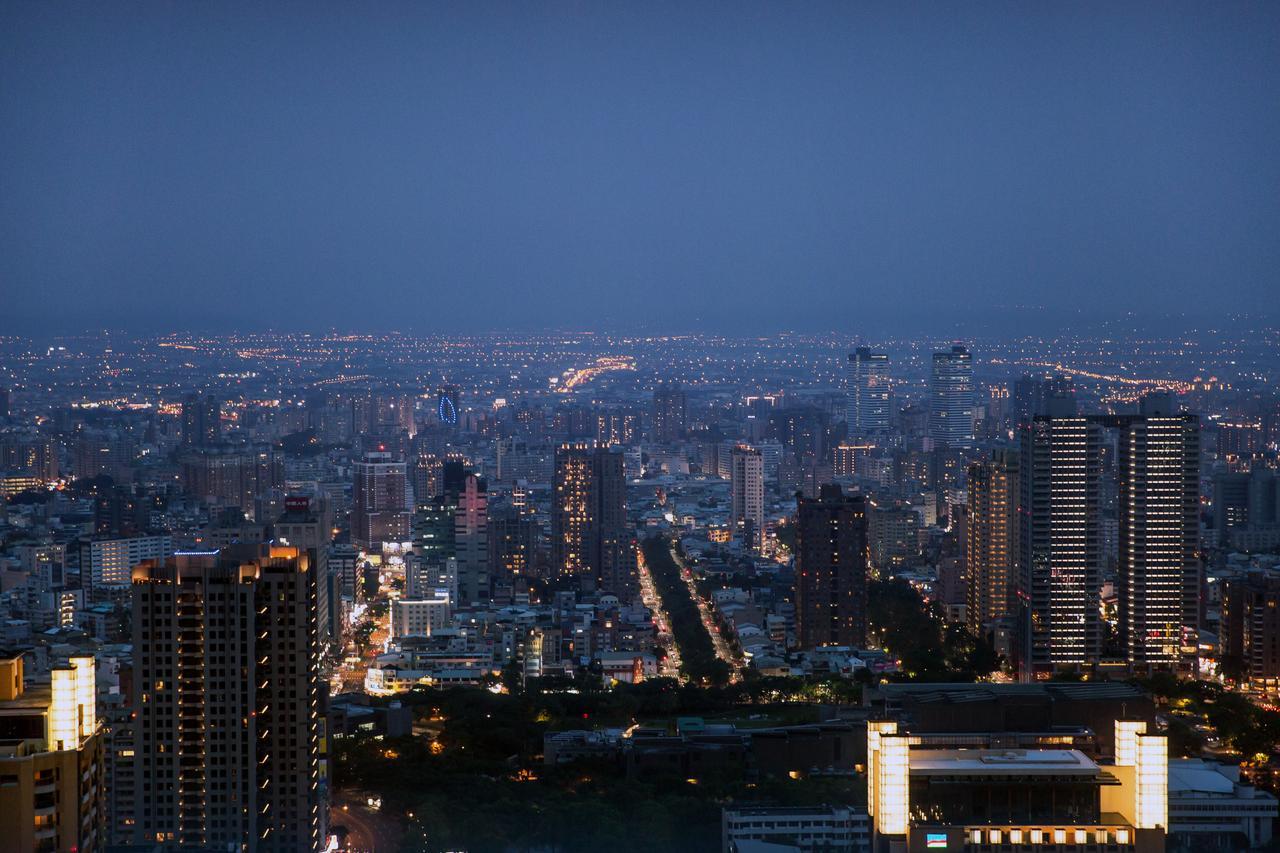 The Landis Taichung Hotel Kültér fotó View of San Diego from the C215