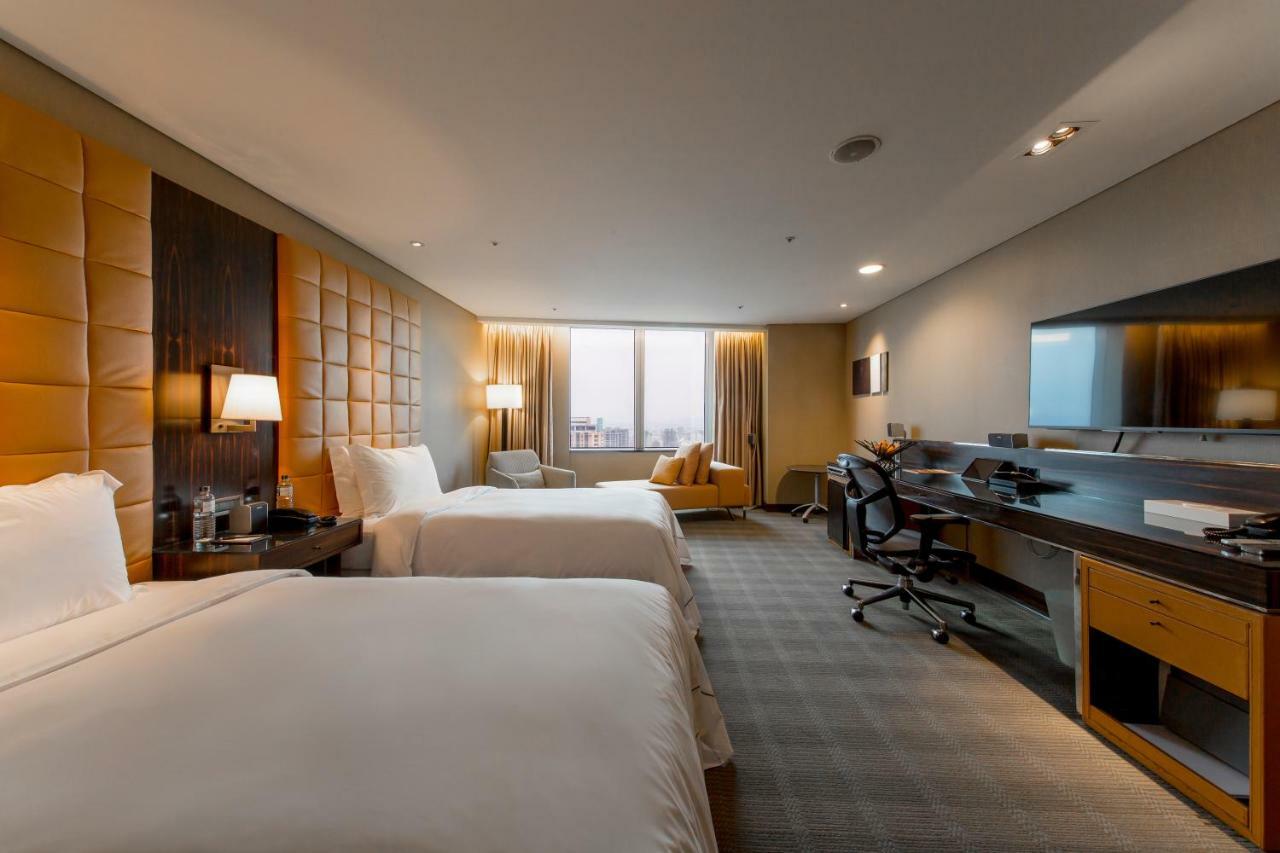 The Landis Taichung Hotel Kültér fotó Deluxe Room